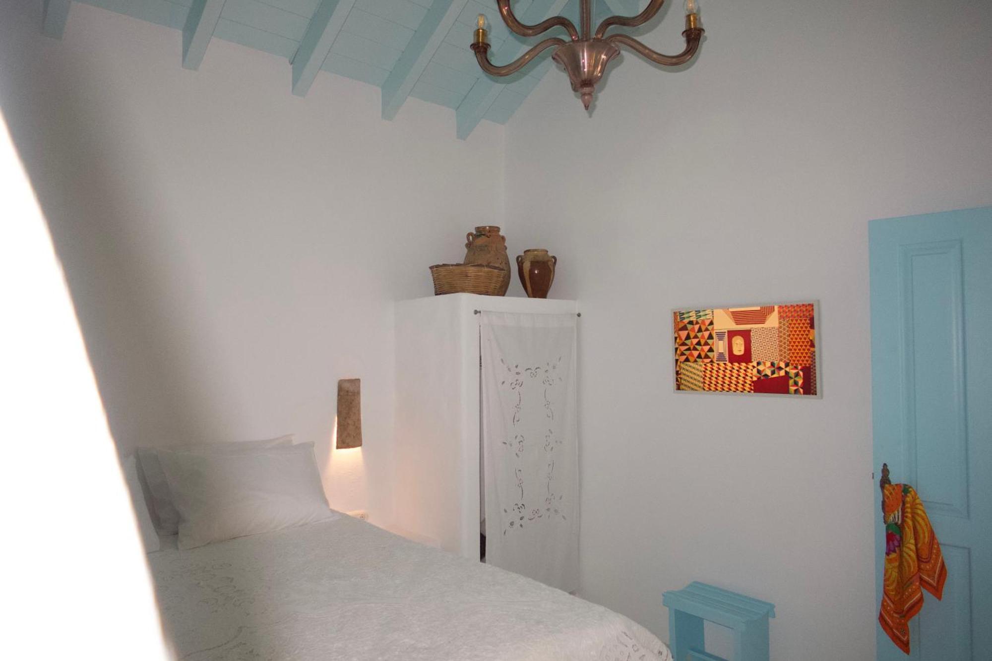 Salt Retreat - Seafront Chalki Town